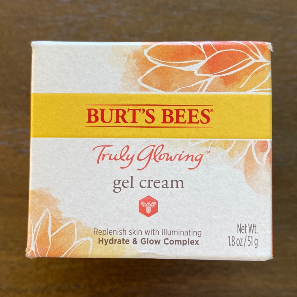 Sealed Burt’s Bees Truly Glowing Gel Cream 1.8oz